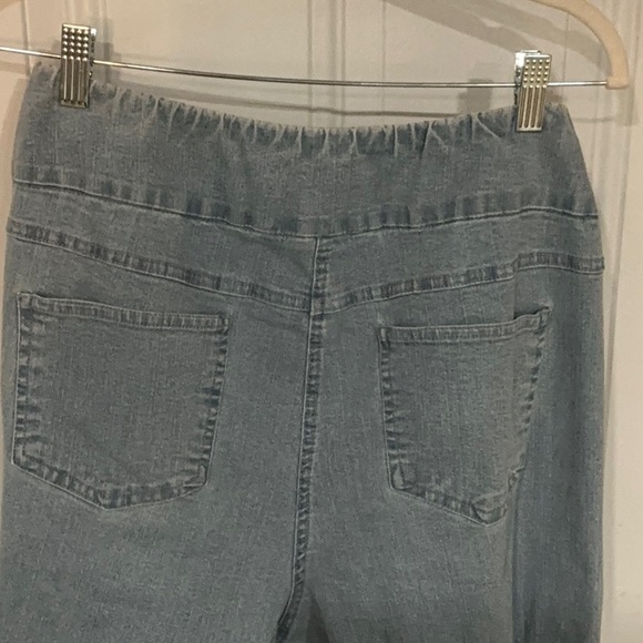 Ruby Rd. Light Blue Denim Capris - Picture 8 of 15